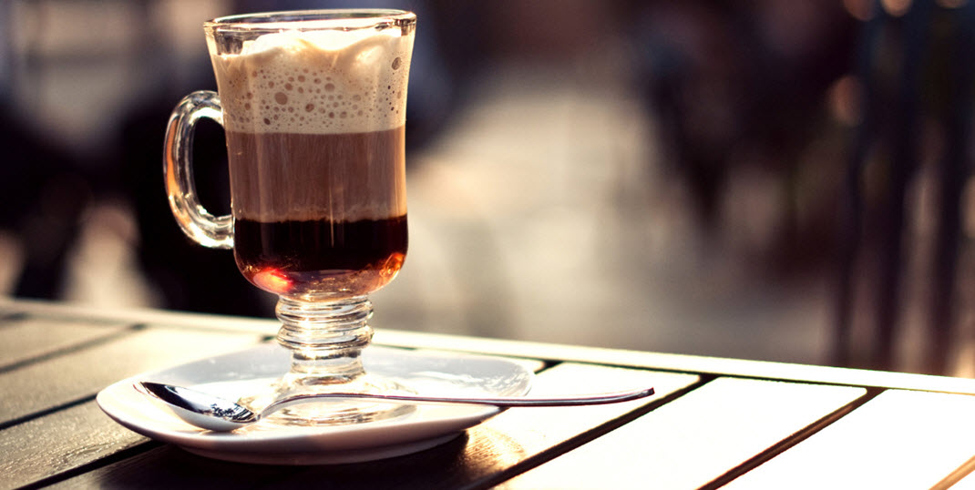  Виски, Бейлис, ирландский кофе, ликёр, чёрный кофе.